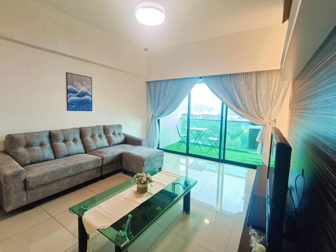 K. Riverfront Apartment Ипох Экстерьер фото